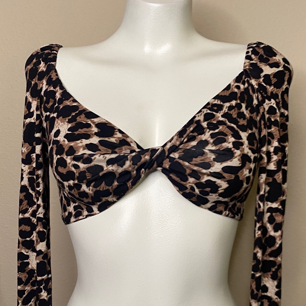 Superdown leopard print crop twist front LS top S